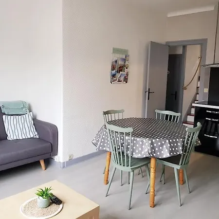 Chez Jerome Et Elodie شقة